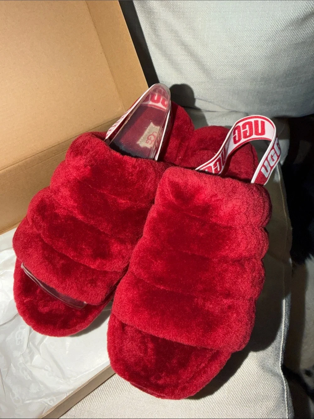 UGG Red Fluff Yeah Slide - Picture 2 of 3